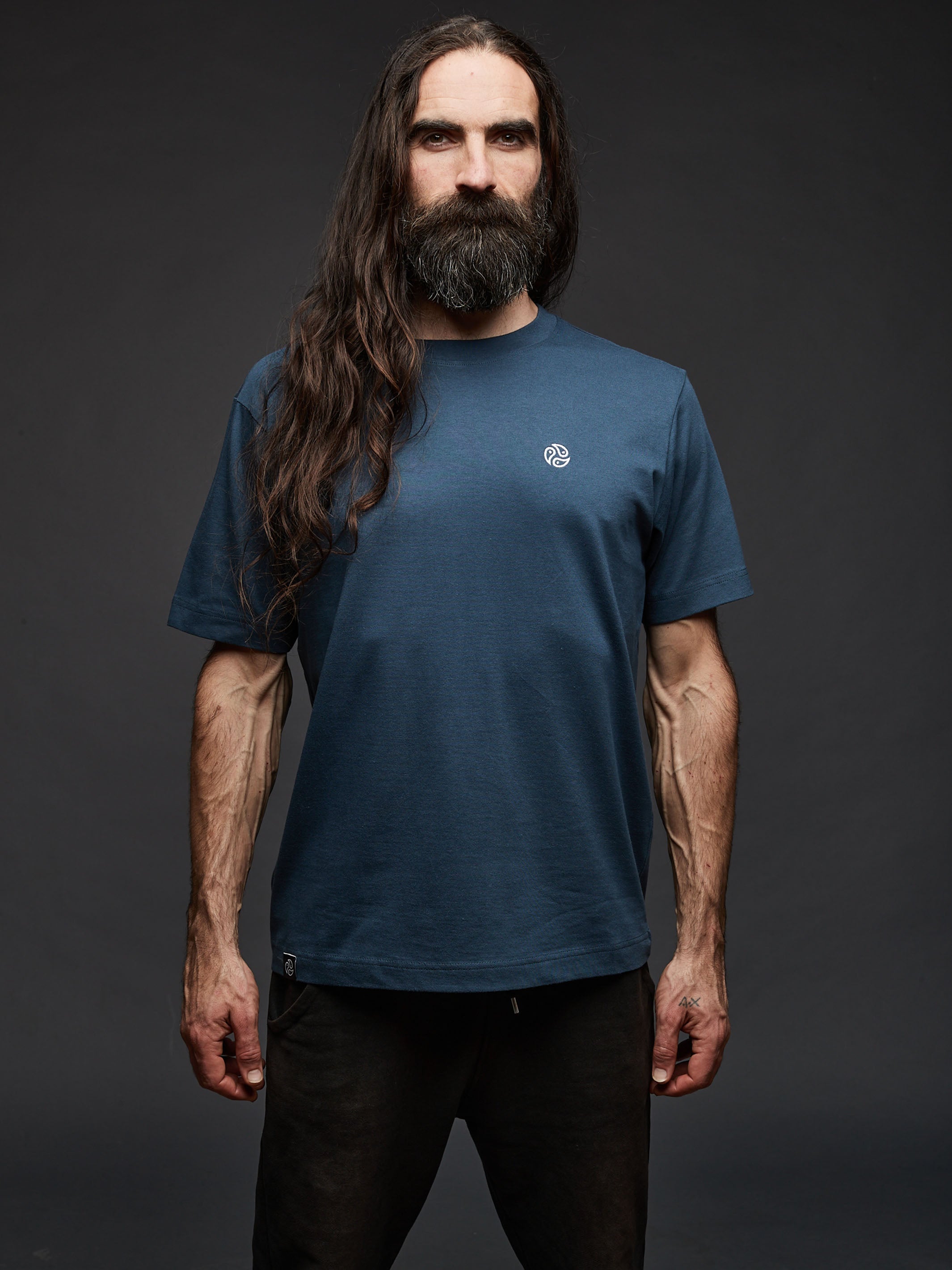 TOMOTO classic embroidered logo oversized t-shirt #colour_denim-blue